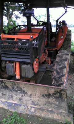 ขายรถไถ KUBOTA M7040 ใช้งานน้อย อุปกรณ์ครบ ดันหน้า ผานหลัง เอกสารถูกต้อง เล่มทะเบียนพร้อมโอน ราคา430,000 สนใจโทร 090-8588220คุณนะ 093-3258446คุณบิว หรือเข้าดูสินค้าอื่นๆได้ที่ www.narong2truck.com หรือ www.truck.in.th/498 หรือเพจFacebook ณรงค์ ซื้อขายรถมื