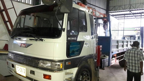 ขายรถเครน7.20เมตร 3H เครื่อง195แรง เครน 3.4ตัน ท้องวี 4ปลอก 3ชัก สภาพสวย พร้อมใช้งาน เอกสารถูกต้อง เล่มทะเบียนพร้อมโอน ราคา850,000 สนใจโทร 090-8588220คุณนะ 093-3258446คุณบิว หรือเข้าดูสินค้าอื่นๆได้ที่ www.narong2truck.com หรือ www.truck.in.th/498 หรือเพจ