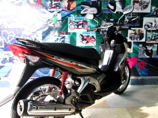 nuovo Elegance สีขาวดำ รุ่นนี้ เครื่องยนต์ 135 ซีๆ.แรงดี ทน แกร่ง ไม่มีปัญหาจุกจิก  แถม 3 รายการ