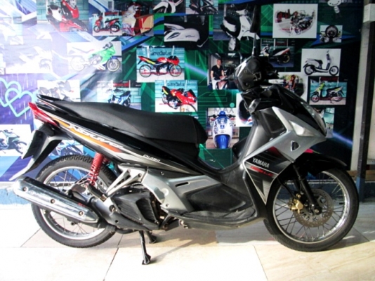 nuovo Elegance สีขาวดำ รุ่นนี้ เครื่องยนต์ 135 ซีๆ.แรงดี ทน แกร่ง ไม่มีปัญหาจุกจิก  แถม 3 รายการ