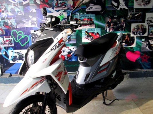 TTX  สีขาวส้ม เครื่องยนต์เดิมๆจากศูนย์ ระบบหัวฉีดประหยัดนํ้ามัน ราคาเบาๆ แถม 3 รายการ