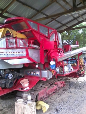 ขายรถเกี่ยวข้าว ศักดิ์พัฒนา อุ้ม2.5ตัน เครื่อง175แรง 6BG1 โซ่ใหม่ ตัวเดิน10 ปั้ม23 ช่วงล่างดี ทำงานคล่อง สภาพพร้อมใช้งาน ราคา550,000 สนใจโทร 090-8588220คุณนะ 093-3258446คุณบิว หรือเข้าดูสินค้าอื่นๆได้ที่ www.narong2truck.com หรือ www.truck.in.th/498 หรือเ