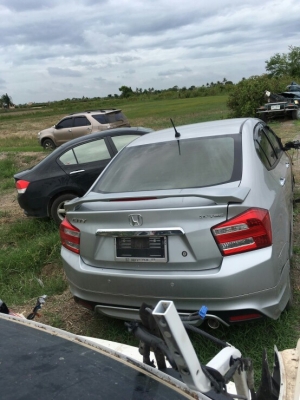 ซากซิดตี้เเยกขายอะไหลทุกอย่างทั้งคันมีหลายรุ่นเก๋งเเละกระบะใหม่เเละเก่า