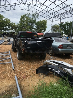 ซากดีเเมกด์ถอดเเยกขายอะไหลทุกอย่างทั้งคันมีหลายรุ่นเก๋งเเละกระบะเเยกขายทุกคน