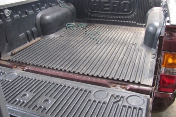 ขายพื้นปูกระบะ 4 ประตูมือสอง ใส่ไซโคลนมาขายขำๆ 500 บาท