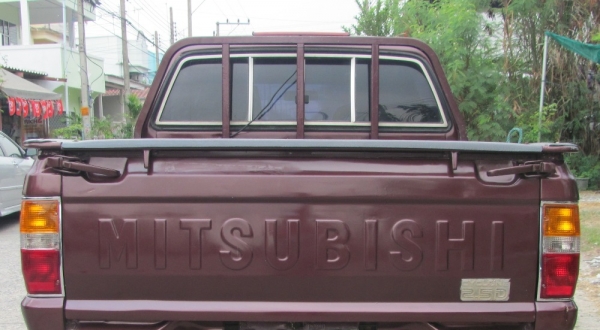 ขายพื้นปูกระบะ 4 ประตูมือสอง ใส่ไซโคลนมาขายขำๆ 500 บาท