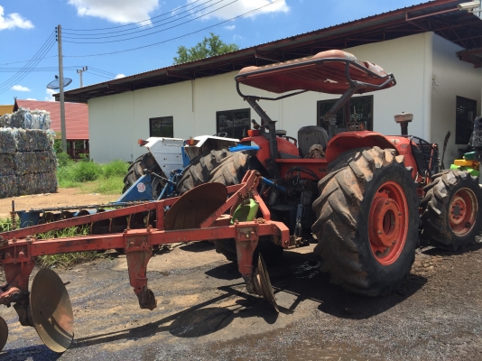 Kubota M9540 ปี53 หาง3 ชั่วโมง 3พันก่า ใบดัน เล่มพร้อมโอน Kubota M9540 ปี53 หาง3 ชั่วโมง 3พันก่า ใบดัน เล่มพร้อมโอน