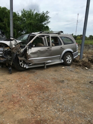 ซากมิวเซเว่นรื้อเเยกขายอะไหลทุกอย่างทั้งคันมีหลายรุ่นเก๋งเเละกระบะถอดเเยกขายอะไหลทุกครน