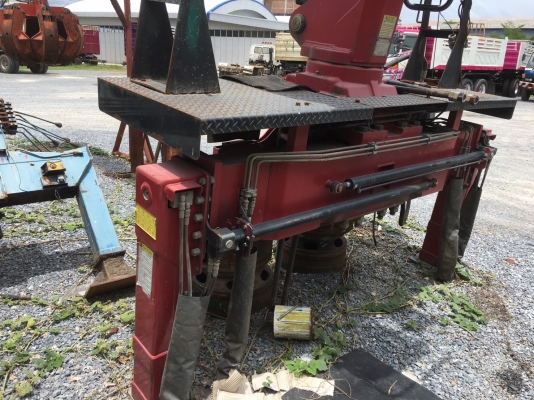 ขาย เครนคีบเหล็ก 8 ตัน สภาพใช้น้อย 750,000 สนใจติดต่อ 081-9426747