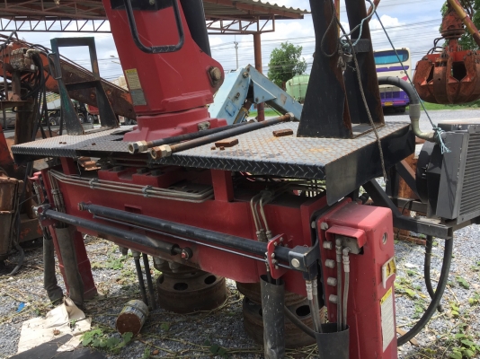 ขาย เครนคีบเหล็ก 8 ตัน สภาพใช้น้อย 750,000 สนใจติดต่อ 081-9426747