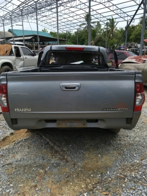 ซากดีเเมกด์รื้อเเยกขายอะไหลทุกอย่างทั้งคันมีหลายรุ่นทั้งเก๋งเเละกระบะเเยกขายเป็นอะไหลทุกคัน