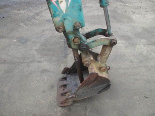 ขายรถขุด ยี่ห้อ: KOMATSU แบบ: PC20-7E รถเก่านอกญี่ปุ่นแท้ มีเอกสารใบอินวอย รถไม่เคยผ่านการใช้งานในไทย มีหักระแทกในตัว-คอนโทรลน้ำมัน สนใจติดต่อ: 099-907-9273กิ๊ฟ กมลชนก, 099-907-3356ช่างบัง