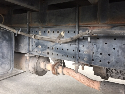 ขายISUZU 6ล้อ NPR 150 EURO 3 รุ่นหน้าตึกเครื่อง 150 เเรง เครื่องคอมมอลเรล ตู้เเห้งเปิดได้3บานจดทะเบียนปี 2556 (2013) ยาว5.00เมตร สภาพพร้อมใช้งานใครต้องการไม่ผิดหวังราคา890,000บาทจัดไฟเเนนได้ดูรถได้ที่เต็นท์รถ JJ.AUTOCAR 2 หลังวัดจันทรารามติดถนนเพชรเกษมก.ม