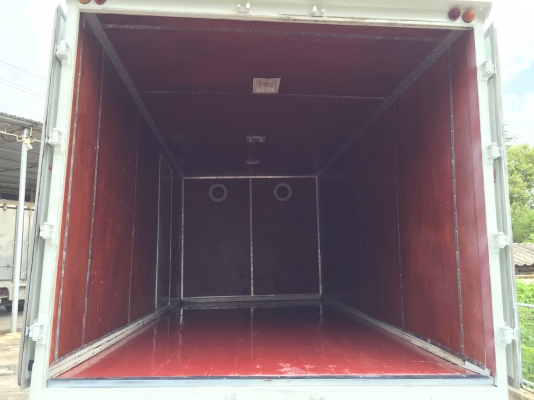 ขายISUZU 6ล้อ NPR 150 EURO 3 รุ่นหน้าตึกเครื่อง 150 เเรง เครื่องคอมมอลเรล ตู้เเห้งเปิดได้3บานจดทะเบียนปี 2556 (2013) ยาว5.00เมตร สภาพพร้อมใช้งานใครต้องการไม่ผิดหวังราคา890,000บาทจัดไฟเเนนได้ดูรถได้ที่เต็นท์รถ JJ.AUTOCAR 2 หลังวัดจันทรารามติดถนนเพชรเกษมก.ม