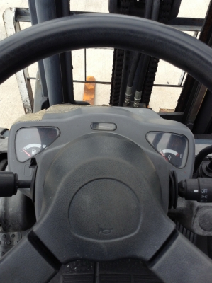 +++ ขายโฟล์คลิฟท์  KOMATSU FD25-16  ขนาด  2.5  ตัน  เครื่องยนต์ดีเซล  เสา  3  เมตร ฟูลฟรีเข้าตู้  งาสไลด์ซ้าย+ขวา  เกียร์ออโตเมติค  ยางตัน