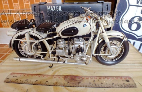 ขายโมเดลสังกะสีรถคลาสสิค งานสวยหายากน่าสะสม