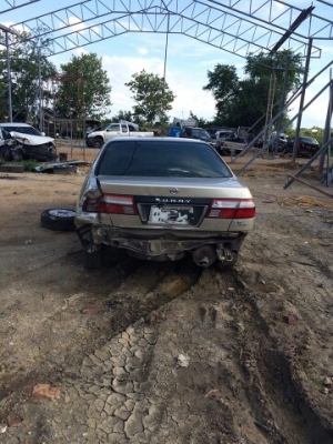 ซากนิสสันซันนี้ถอดเเยกขายอะไหลทุกอย่างทั้งคันมีหลายรุ่นทั้งเก๋งเเละกระบะเเยกขายทุกคัน