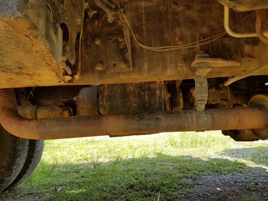 รถฮีโน่ 10 ล้อ ท้ายลาด FM226 / 220 แรงม้า.   สนใจติดต่อ  081 - 6079515