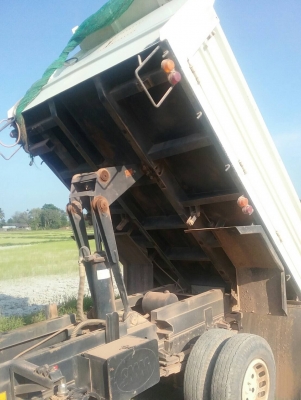 รถฮีโน่ 6 ล้อดั้ม 150 แรงม้า. ปี 56.  ( รถวิ่ง 58,xxx กม. )    สนใจติดต่อ  081 - 6079515