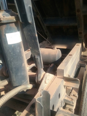 รถฮีโน่ 6 ล้อดั้ม 150 แรงม้า. ปี 56.  ( รถวิ่ง 58,xxx กม. )    สนใจติดต่อ  081 - 6079515