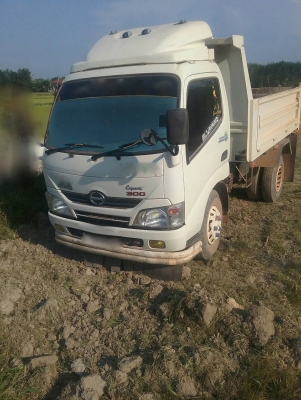 รถฮีโน่ 6 ล้อดั้ม 150 แรงม้า. ปี 56.  ( รถวิ่ง 58,xxx กม. )    สนใจติดต่อ  081 - 6079515