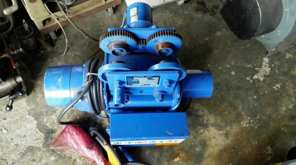 Sell> ขายรอกสลิงไฟฟ้าพร้อมตัวเดิน‬ TOYO HOIST JAPAN ขนาด 0.5 ตัน สลิงยาว 6 เมตร ระบบไฟ 3 เฟส 200V สดเดิมจากนอกรอกเป็นของใหม่ 100\% ไม่เคยใช้งาน!!