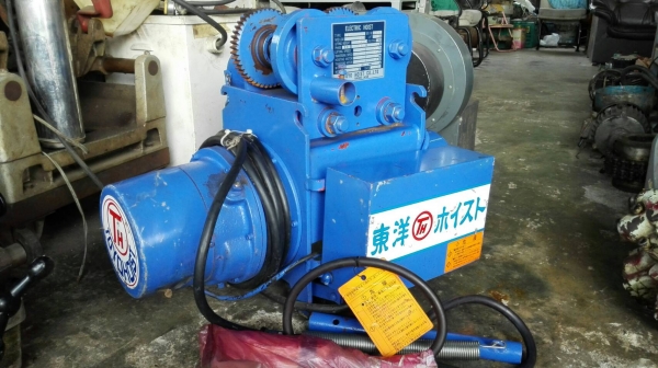 Sell> ขายรอกสลิงไฟฟ้าพร้อมตัวเดิน‬ TOYO HOIST JAPAN ขนาด 0.5 ตัน สลิงยาว 6 เมตร ระบบไฟ 3 เฟส 200V สดเดิมจากนอกรอกเป็นของใหม่ 100\% ไม่เคยใช้งาน!!