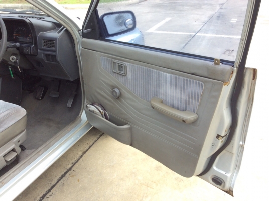 ขายรถ ฟอร์ด เฟสติว่า 5ประตู ปี95 เครื่อง 1.4 เกียร์ออโต้ เพาเวอร์ กระจกไฟฟ้า ภายในสวยเดิมๆเบาะสวยเดิมสะอาด แอร์เย็นฉ่ำ ตัวถังไม่มีชนสีมีริ้วรอยบ้าง เครื่องดี เกียร์ดีมาก ช่วงล่างนิ่ม รถขับดีพร้อมใช้ครับ ขายรถ ฟอร์ด เฟสติว่า 5ประตู ปี95 เครื่อง 1.4 เกียร์ออโต้ เพาเวอร์ กระจกไฟฟ้า ภายในสวยเดิมๆเบาะสวยเดิมสะอาด แอร์เย็นฉ่ำ ตัวถังไม่มีชนสีมีริ้วรอยบ้าง เครื่องดี เกียร์ดีมาก ช่วงล่างนิ่ม รถขับดีพร้อมใช้ครับ