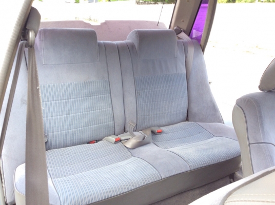 ขายรถ ฟอร์ด เฟสติว่า 5ประตู ปี95 เครื่อง 1.4 เกียร์ออโต้ เพาเวอร์ กระจกไฟฟ้า ภายในสวยเดิมๆเบาะสวยเดิมสะอาด แอร์เย็นฉ่ำ ตัวถังไม่มีชนสีมีริ้วรอยบ้าง เครื่องดี เกียร์ดีมาก ช่วงล่างนิ่ม รถขับดีพร้อมใช้ครับ ขายรถ ฟอร์ด เฟสติว่า 5ประตู ปี95 เครื่อง 1.4 เกียร์ออโต้ เพาเวอร์ กระจกไฟฟ้า ภายในสวยเดิมๆเบาะสวยเดิมสะอาด แอร์เย็นฉ่ำ ตัวถังไม่มีชนสีมีริ้วรอยบ้าง เครื่องดี เกียร์ดีมาก ช่วงล่างนิ่ม รถขับดีพร้อมใช้ครับ