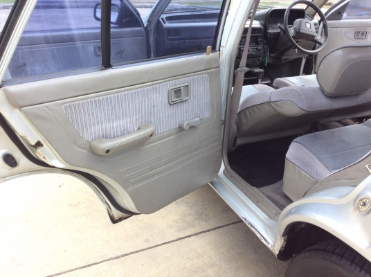 ขายรถ ฟอร์ด เฟสติว่า 5ประตู ปี95 เครื่อง 1.4 เกียร์ออโต้ เพาเวอร์ กระจกไฟฟ้า ภายในสวยเดิมๆเบาะสวยเดิมสะอาด แอร์เย็นฉ่ำ ตัวถังไม่มีชนสีมีริ้วรอยบ้าง เครื่องดี เกียร์ดีมาก ช่วงล่างนิ่ม รถขับดีพร้อมใช้ครับ ขายรถ ฟอร์ด เฟสติว่า 5ประตู ปี95 เครื่อง 1.4 เกียร์ออโต้ เพาเวอร์ กระจกไฟฟ้า ภายในสวยเดิมๆเบาะสวยเดิมสะอาด แอร์เย็นฉ่ำ ตัวถังไม่มีชนสีมีริ้วรอยบ้าง เครื่องดี เกียร์ดีมาก ช่วงล่างนิ่ม รถขับดีพร้อมใช้ครับ