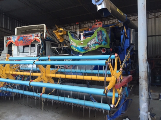 ขายรถเกี่ยวข้าวไทยเส็งยนต์