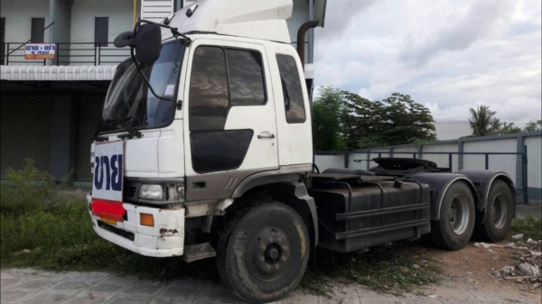 ขาย 680,000 HINO FM 1JKPA  เครื่อง j o 8  260 แรง รถห้างแท้ เครื่องดีหัวบาง ยางดี คัสซีสวย ภายในครบ แอร์เย็นฉ่ำ พร้อมใช้ อยู่แหลมฉบัง  090-772-3710 090-772-3708
