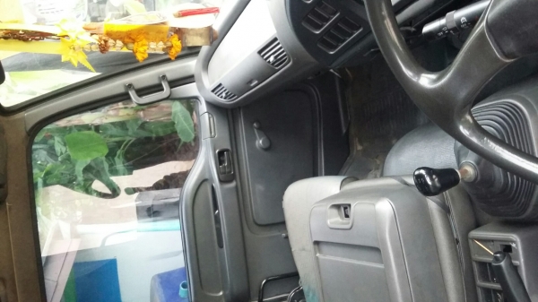 ขายรถบรรทุกหกล้อมือสองรุ่น อิซูซุ