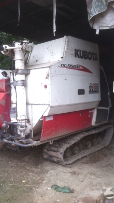 รถเกี่ยวข้าวคูโบต้าDC95GM