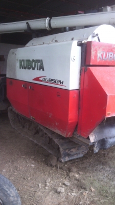 รถเกี่ยวข้าวคูโบต้าDC95GM