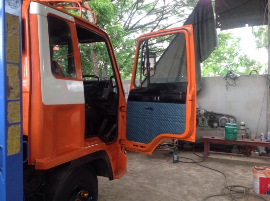 สด  ผ่อนหกล้อติดเครน สามตัน ขาสุงเก่านอก 3  ปอก 2  ชัก TADANO