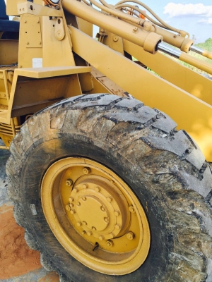 ขาย รถตัก CAT910 สภาพพร้อมใช้งาน ต่อแขนเรียบร้อยแล้ว ขาย รถตัก CAT910 สภาพพร้อมใช้งาน ต่อแขนเรียบร้อยแล้ว