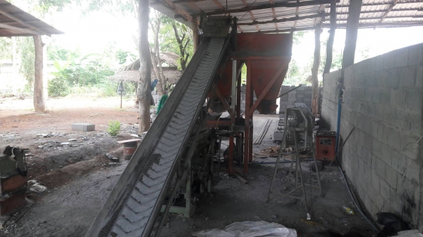 เครื่องหล่ออิฐบล๊อก