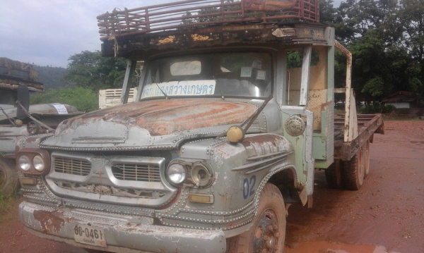 ขายรถหางปลาเพลาเดียวบรรทุรถแบคโฮ รุ่น 200 ได้เอกสารทะเบียนเต็ม