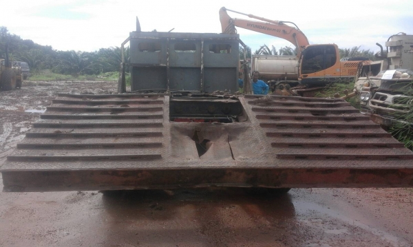 ขายรถหางปลาเพลาเดียวบรรทุรถแบคโฮ รุ่น 200 ได้เอกสารทะเบียนเต็ม