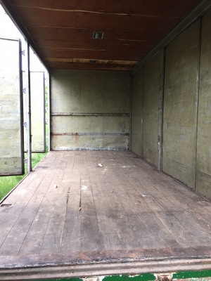 ขายตู้แห้งประตู10บาน ยกลงจากFC4Jสิงห์ ความยาว5.50ม ขายตู้แห้งประตู10บาน ยกลงจากFC4Jสิงห์ ความยาว5.50ม