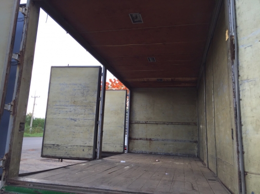 ขายตู้แห้งประตู10บาน ยกลงจากFC4Jสิงห์ ความยาว5.50ม ขายตู้แห้งประตู10บาน ยกลงจากFC4Jสิงห์ ความยาว5.50ม