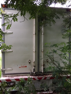 ขายตู้แห้ง ประตู3บาน ยกลงจากMega500 FC9J ตู้สูง2.30 เมตร ยาว5.50 เมตร ขายตู้แห้ง ประตู3บาน ยกลงจากMega500 FC9J ตู้สูง2.30 เมตร ยาว5.50 เมตร