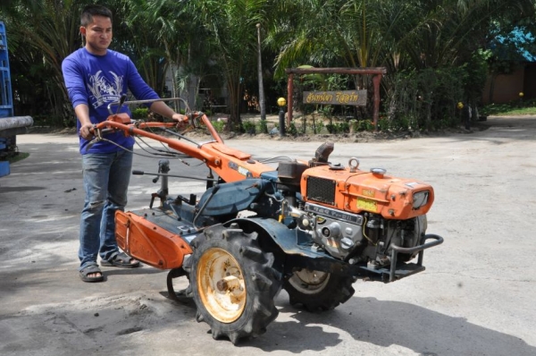 ขายรถพรวนดินKUBOTA YT6สาดดิน ยกร่อง แรงดี ดีเซล6แรง สภาพสวยเดิมจากญี่ปุ่น มีเกียร์ 28,000เท่านั้น