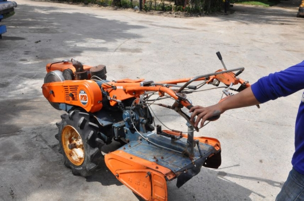 ขายรถพรวนดินKUBOTA YT6สาดดิน ยกร่อง แรงดี ดีเซล6แรง สภาพสวยเดิมจากญี่ปุ่น มีเกียร์ 28,000เท่านั้น