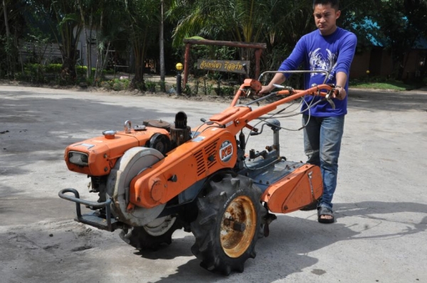 ขายรถพรวนดินKUBOTA YT6สาดดิน ยกร่อง แรงดี ดีเซล6แรง สภาพสวยเดิมจากญี่ปุ่น มีเกียร์ 28,000เท่านั้น