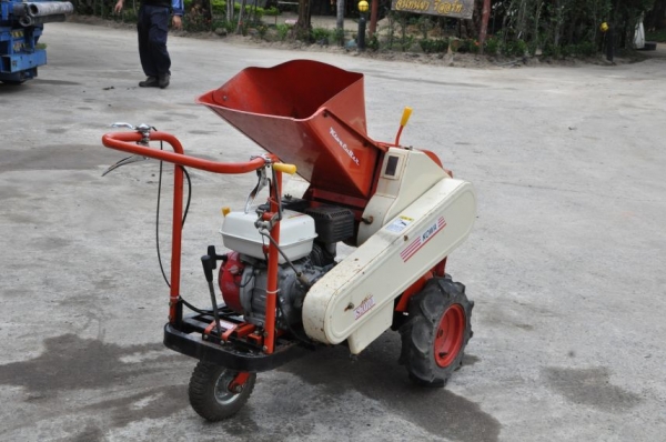 ขายเครื่องย่อยกิ่งไม้HONDA สภาพ เดิมญี่ปุ่น อะเนคประสงค์ 38,000เท่านั้น!!