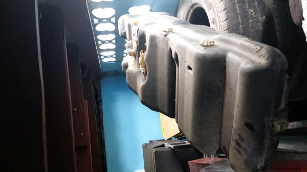 ถังน้ำมันดีแม็ก