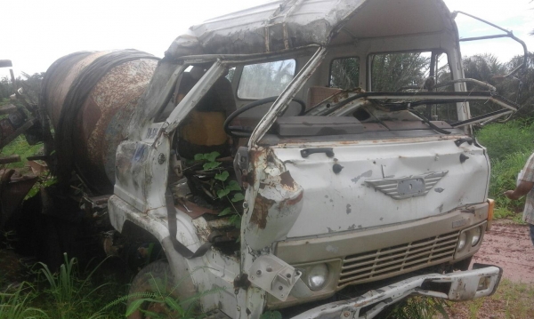 ขายรถโม่ปูน 6 ล้อ HINOFD171 เครื่องดีคัสซีสวยทะเบียนเต็ม ขายรถโม่ปูน 6 ล้อ HINOFD171 เครื่องดีคัสซีสวยทะเบียนเต็ม