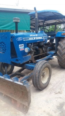 ขายรถไถ ฟอร์ด 6600 เพลาเดี่ยว ใบมีดดันหน้า 3 จาน ราคา 220000